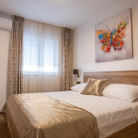 Rooms & Apartments Toni Stobrec Luaran gambar