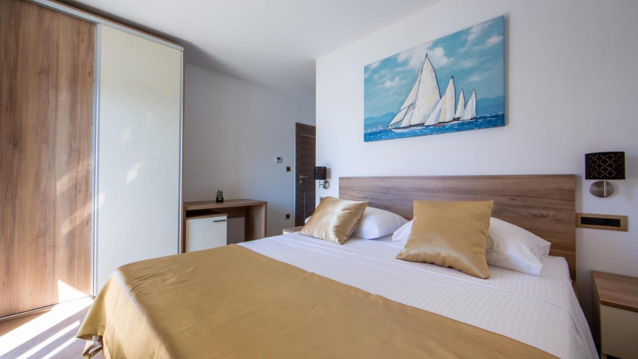Rooms & Apartments Toni Stobrec Luaran gambar