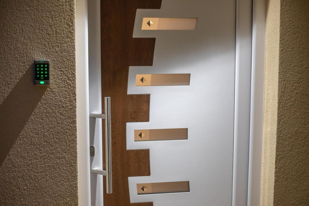 Rooms & Apartments Toni Stobrec Luaran gambar
