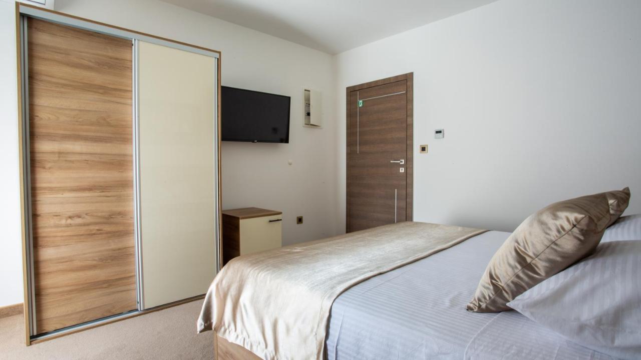 Rooms & Apartments Toni Stobrec Luaran gambar