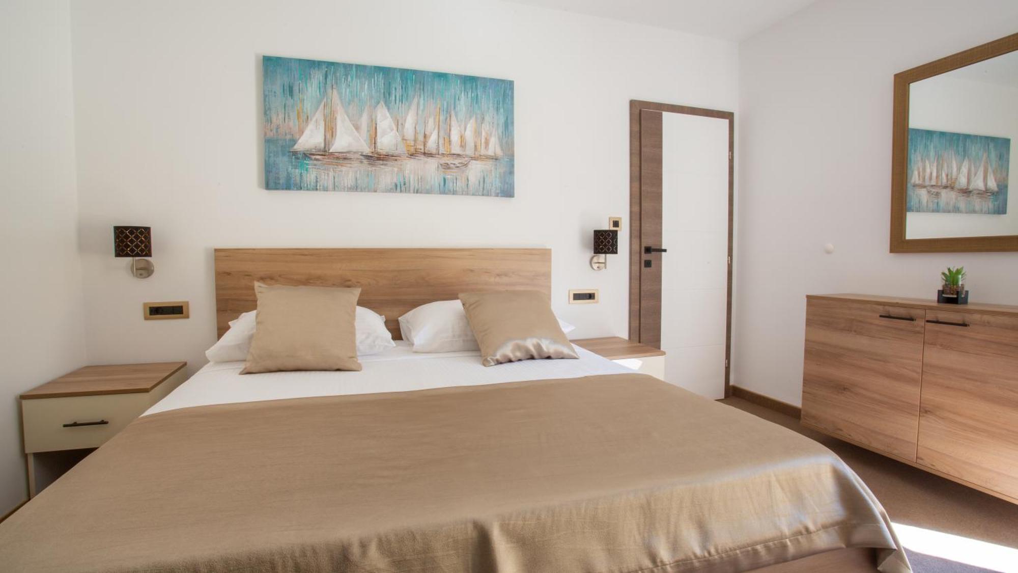 Rooms & Apartments Toni Stobrec Bilik gambar